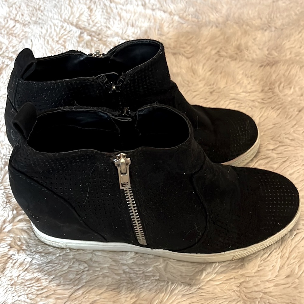 3 for $25❤️ BRASH hidden wedge sneakers / booties
